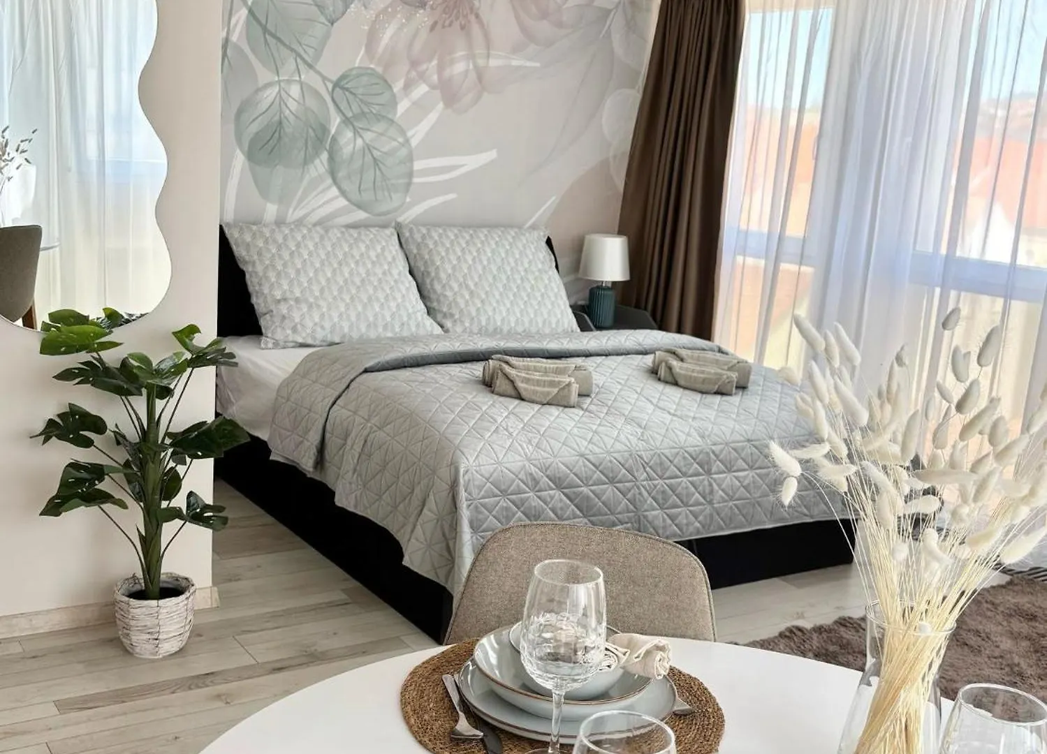 Hellowine Apartman III 埃格尔